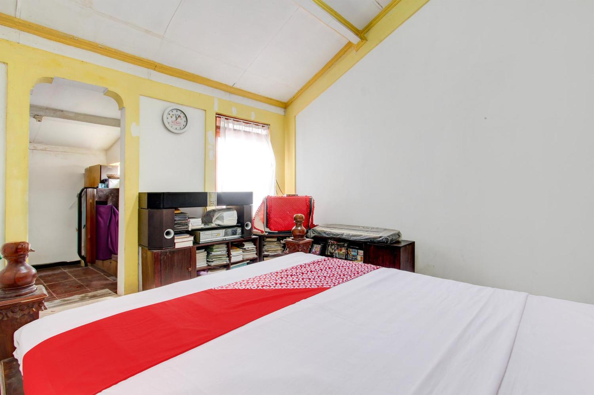 Oyo 94000 Omah Citra Genia Homestay Ngaglik Buitenkant foto