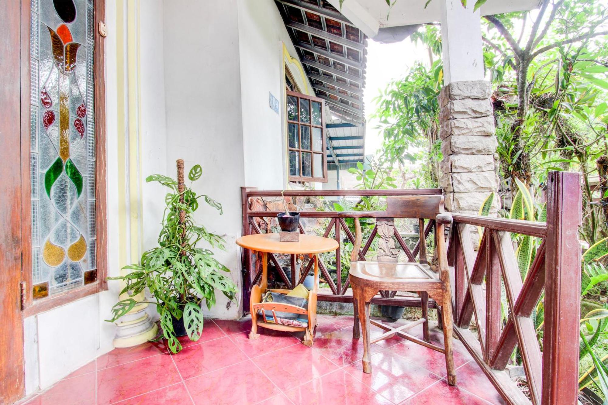 Oyo 94000 Omah Citra Genia Homestay Ngaglik Buitenkant foto